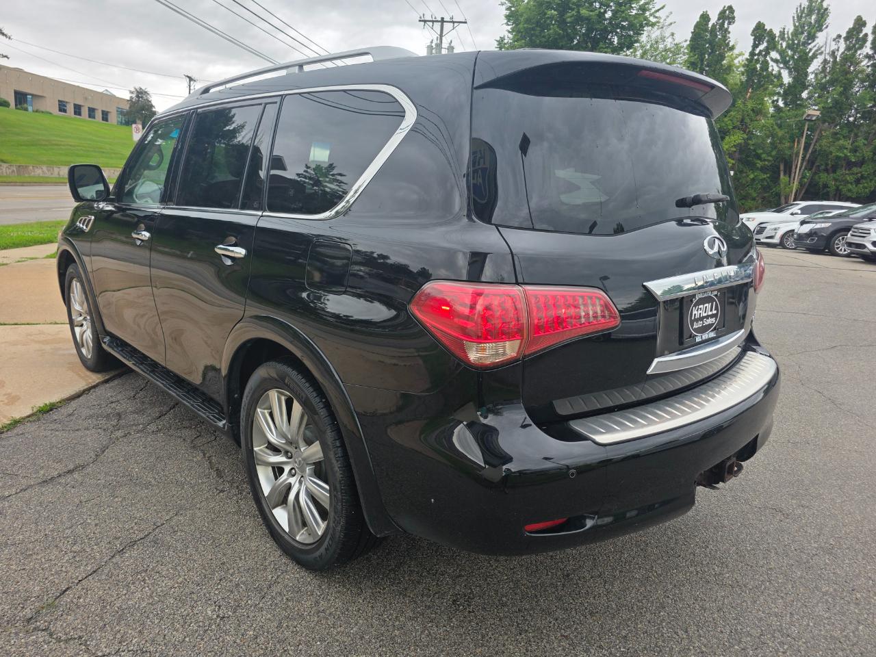 Infiniti QX56 4WD 4dr 7-passenger 2012