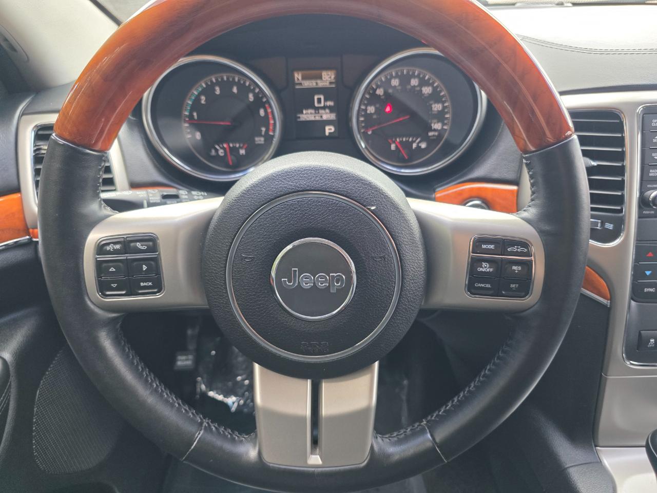 Jeep Grand Cherokee 4WD 4dr Overland 2012