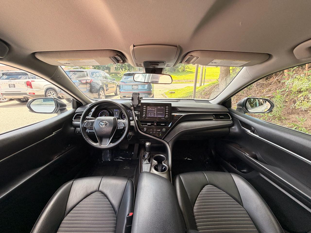 Toyota Camry SE Nightshade Auto (Natl) 2021