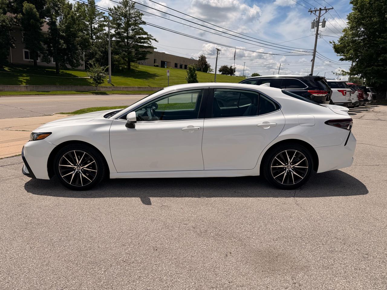 Toyota Camry SE Nightshade Auto (Natl) 2021