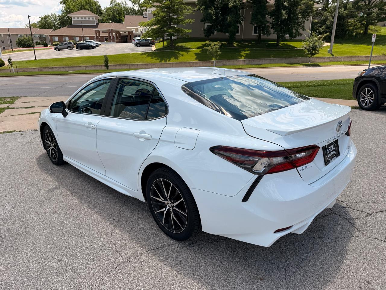 Toyota Camry SE Nightshade Auto (Natl) 2021