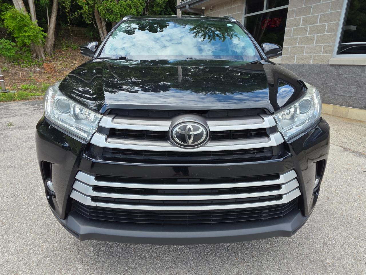 Toyota Highlander SE V6 AWD (Natl) 2019