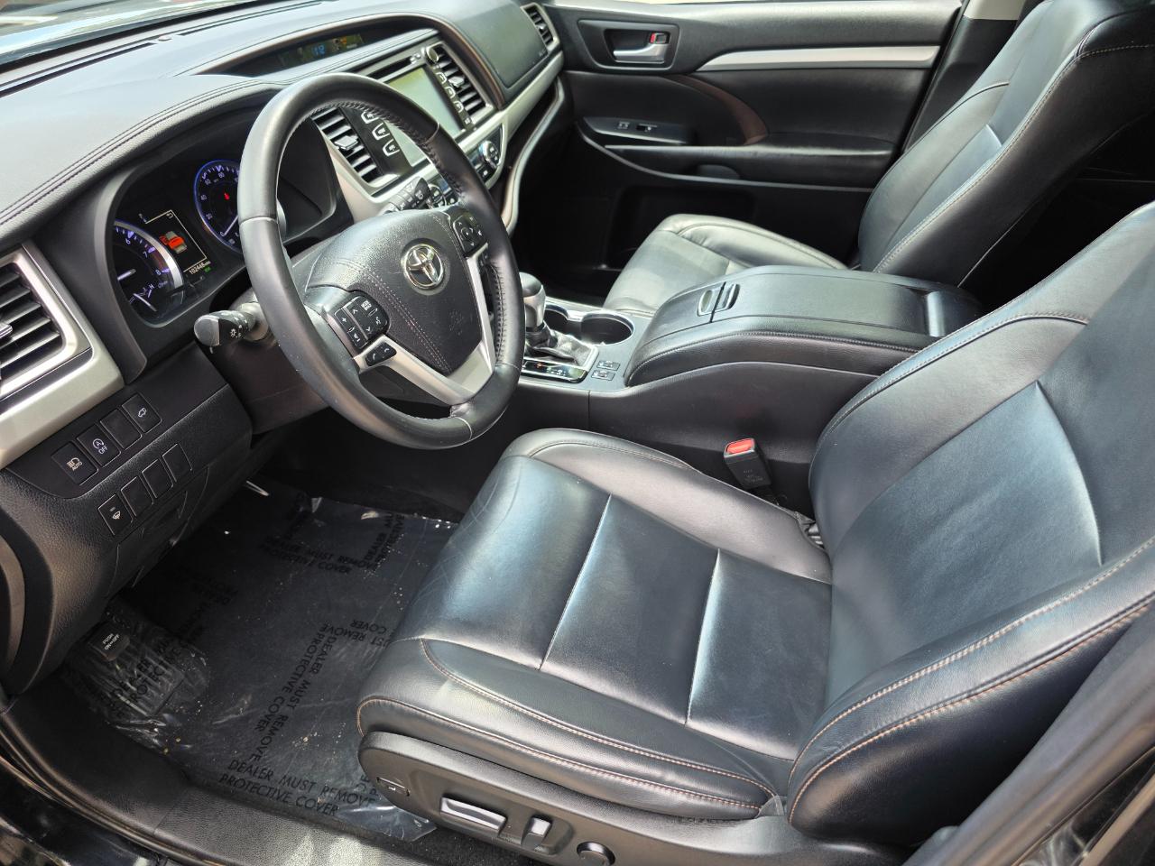 Toyota Highlander SE V6 AWD (Natl) 2019