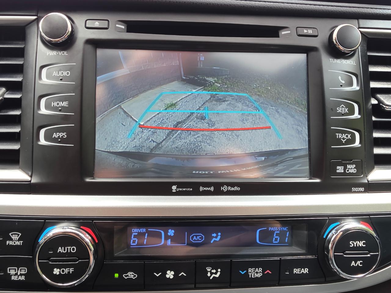 Toyota Highlander SE V6 AWD (Natl) 2019