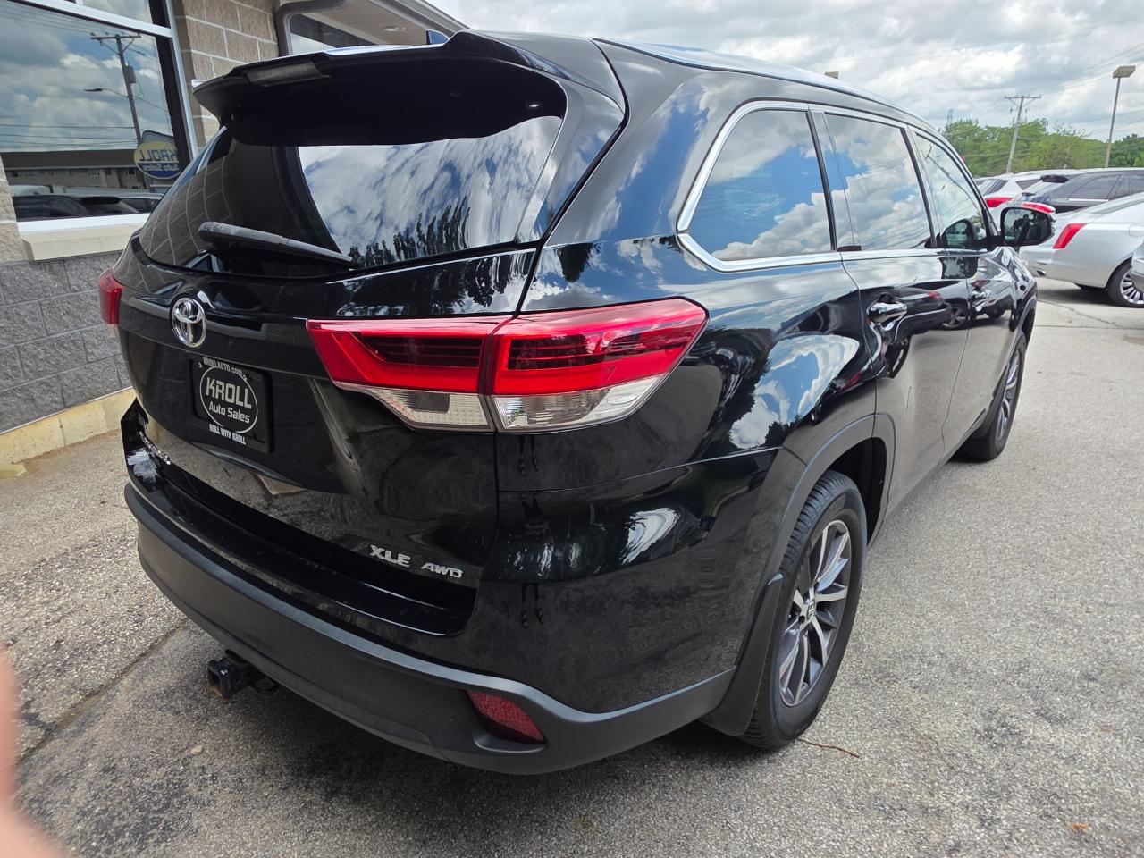 Toyota Highlander SE V6 AWD (Natl) 2019