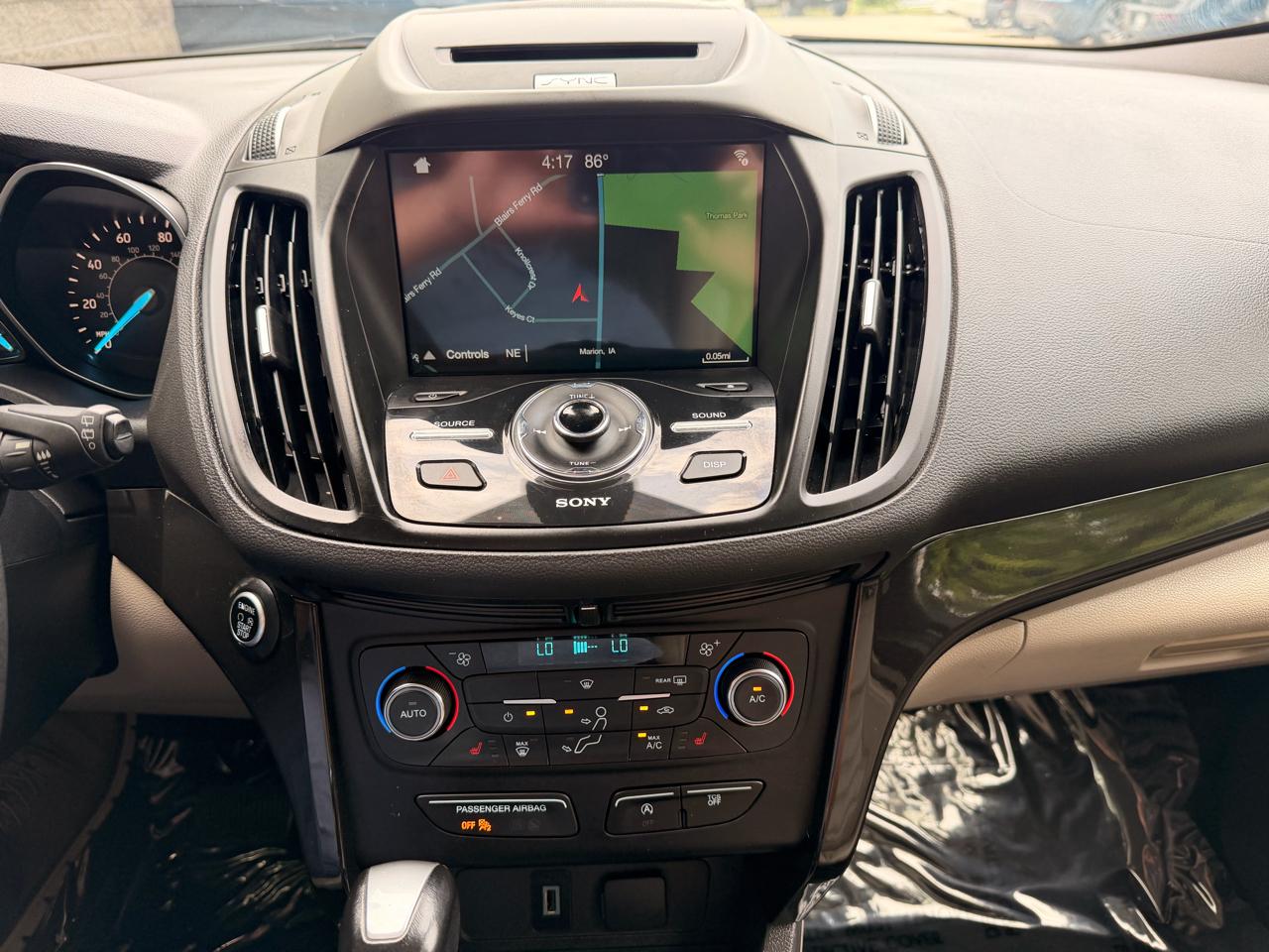 Ford Escape Titanium 4WD 2017