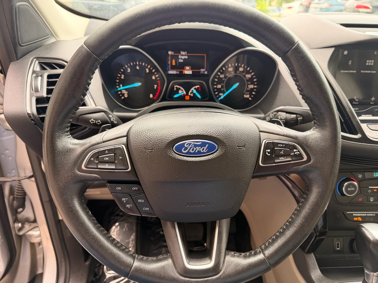 Ford Escape Titanium 4WD 2017