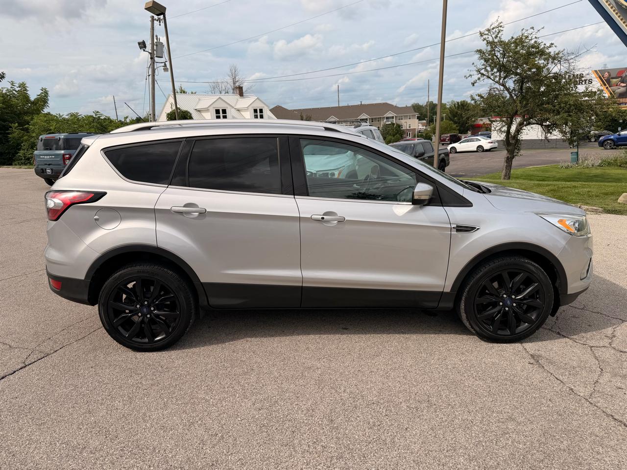 Ford Escape Titanium 4WD 2017