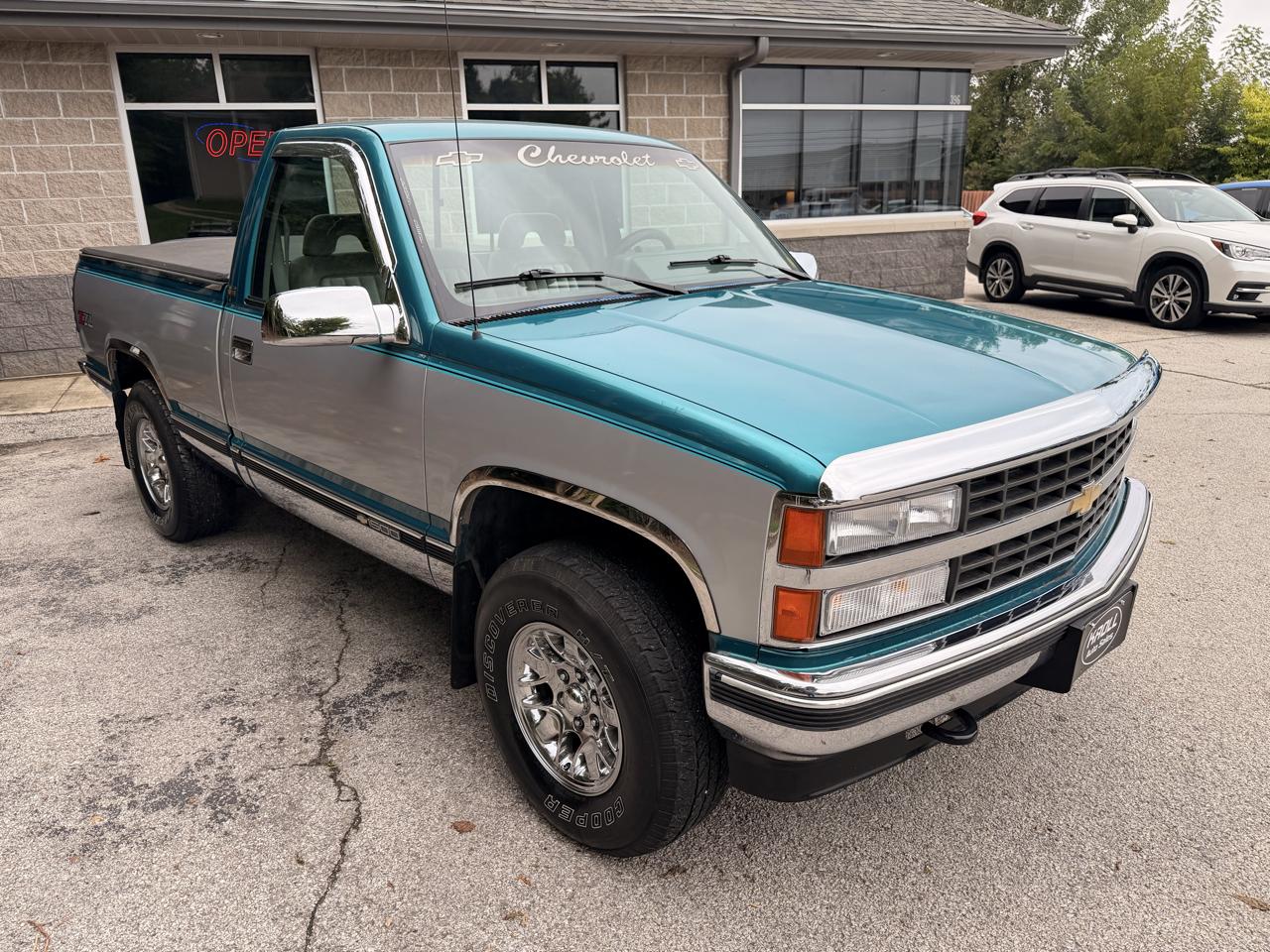 Chevrolet C/K 1500 Reg Cab 117.5" WB 4WD 1993