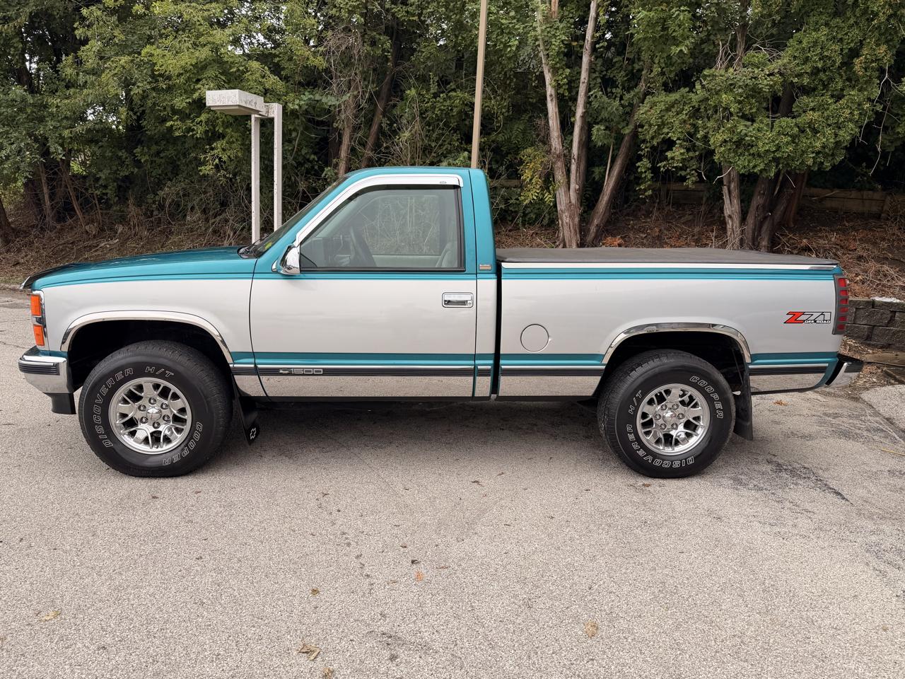 Chevrolet C/K 1500 Reg Cab 117.5" WB 4WD 1993