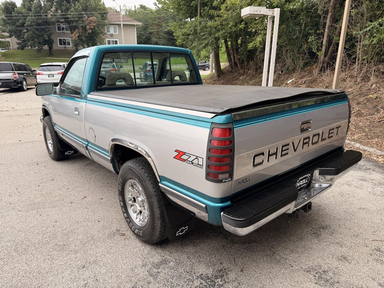 Chevrolet C/K 1500 Reg Cab 117.5" WB 4WD 1993