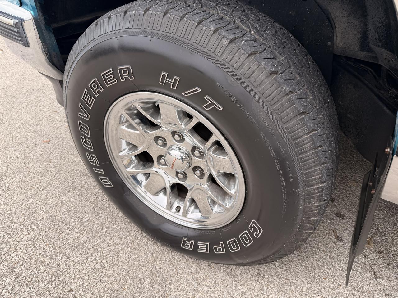 Chevrolet C/K 1500 Reg Cab 117.5" WB 4WD 1993