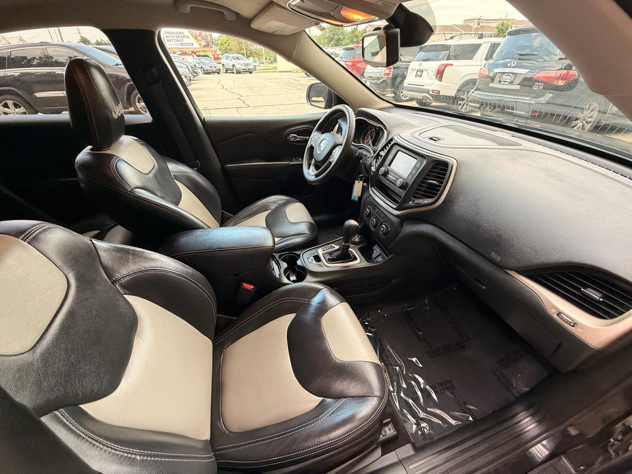 Jeep Cherokee 4WD 4dr Sport 2016