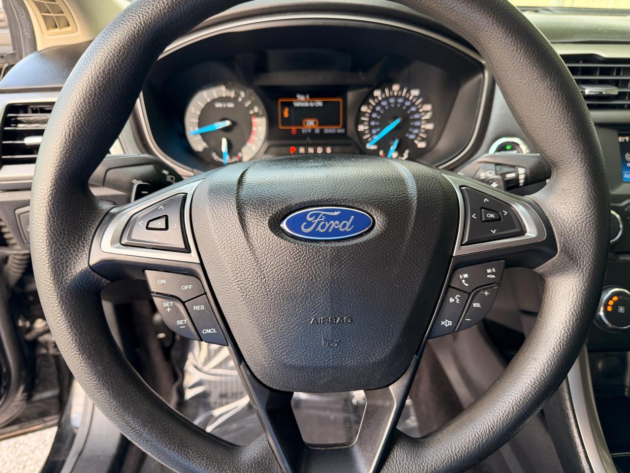 Ford Fusion SE FWD 2017