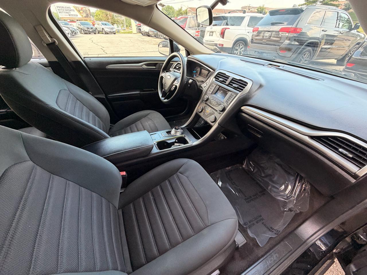 Ford Fusion SE FWD 2017