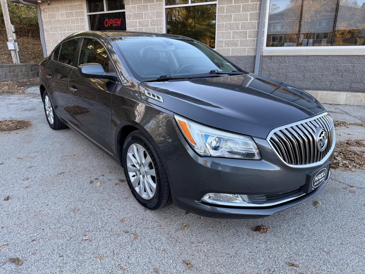 Buick LaCrosse 4dr Sdn Base FWD 2016