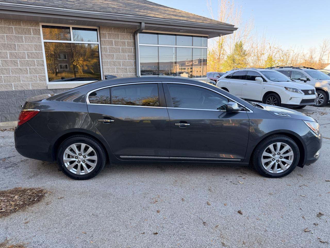 Buick LaCrosse 4dr Sdn Base FWD 2016