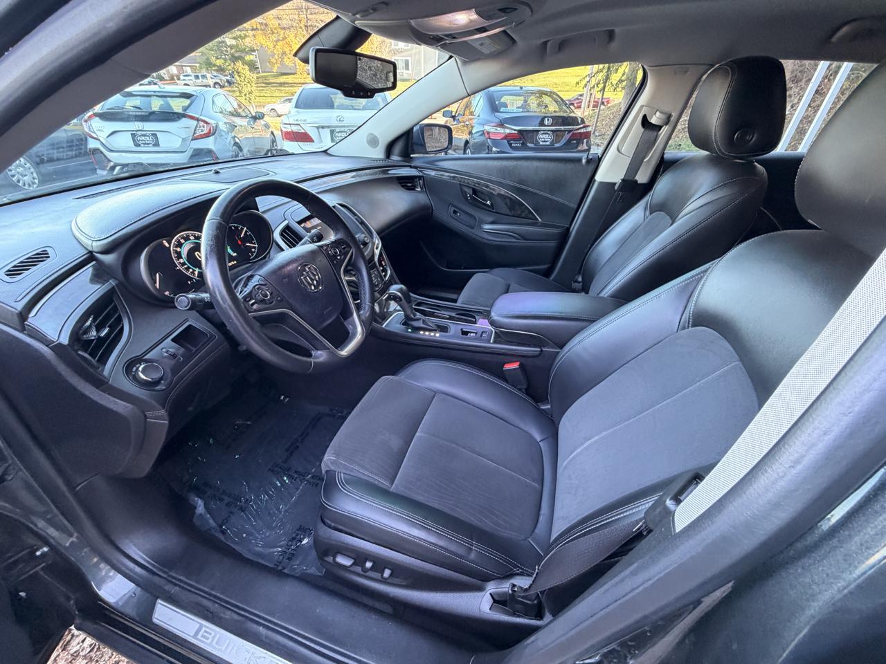 Buick LaCrosse 4dr Sdn Base FWD 2016