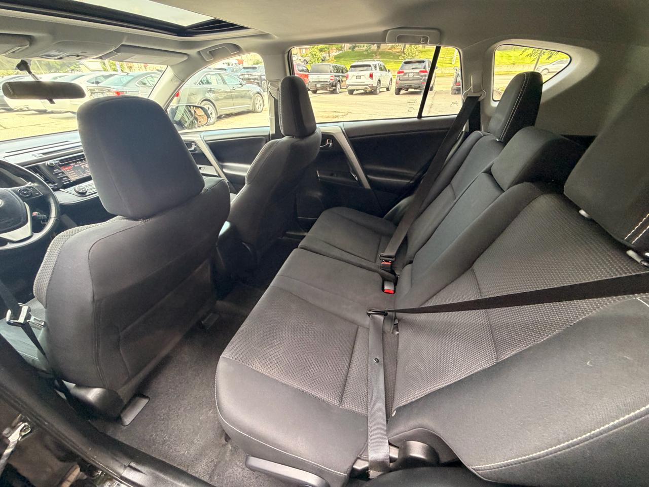 Toyota RAV4 AWD 4dr XLE (Natl) 2016