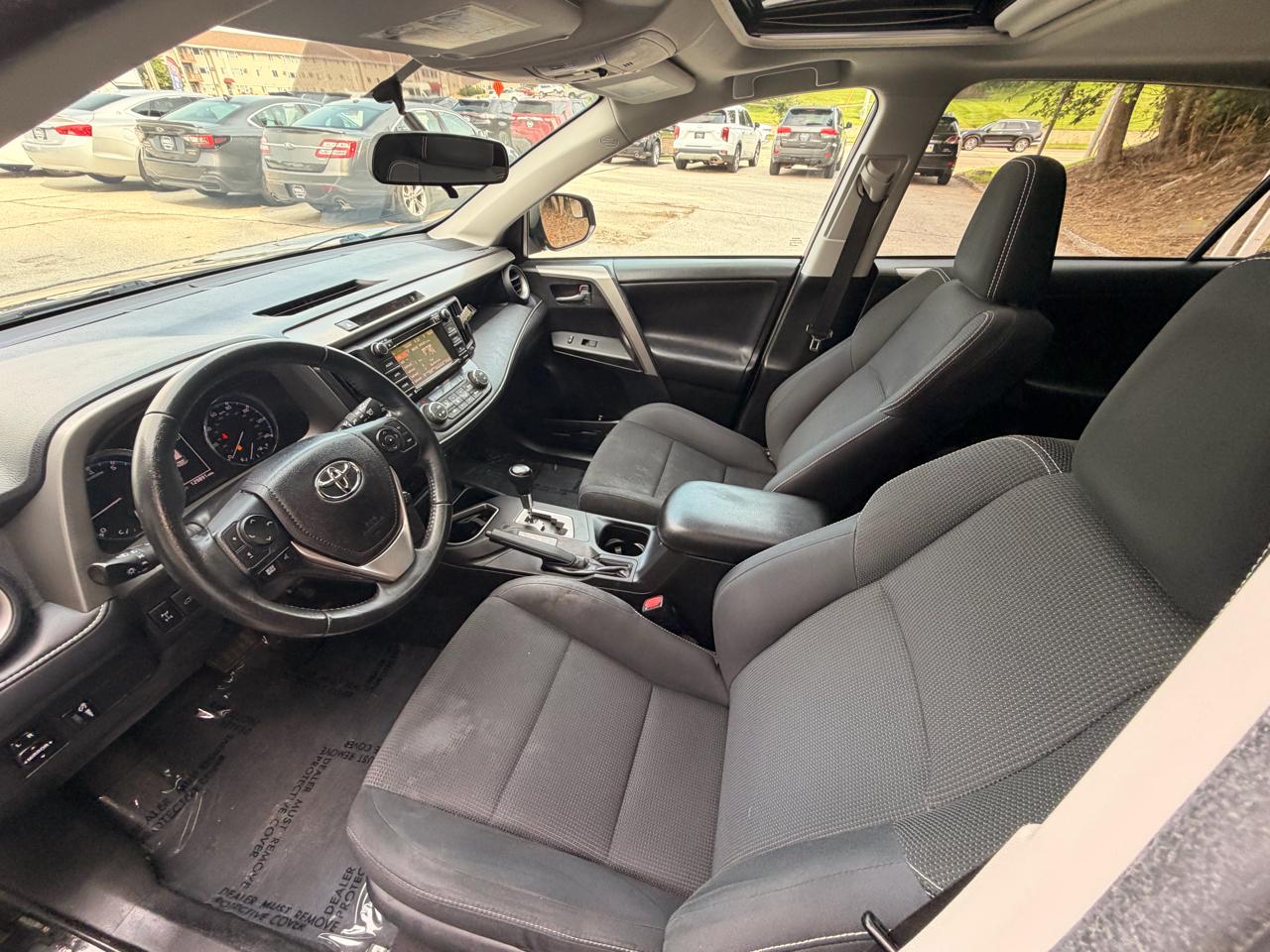 Toyota RAV4 AWD 4dr XLE (Natl) 2016