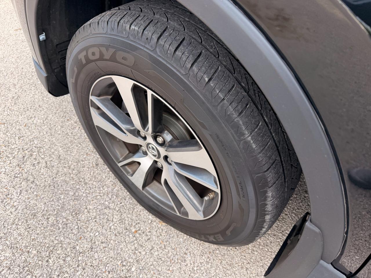 Toyota RAV4 AWD 4dr XLE (Natl) 2016