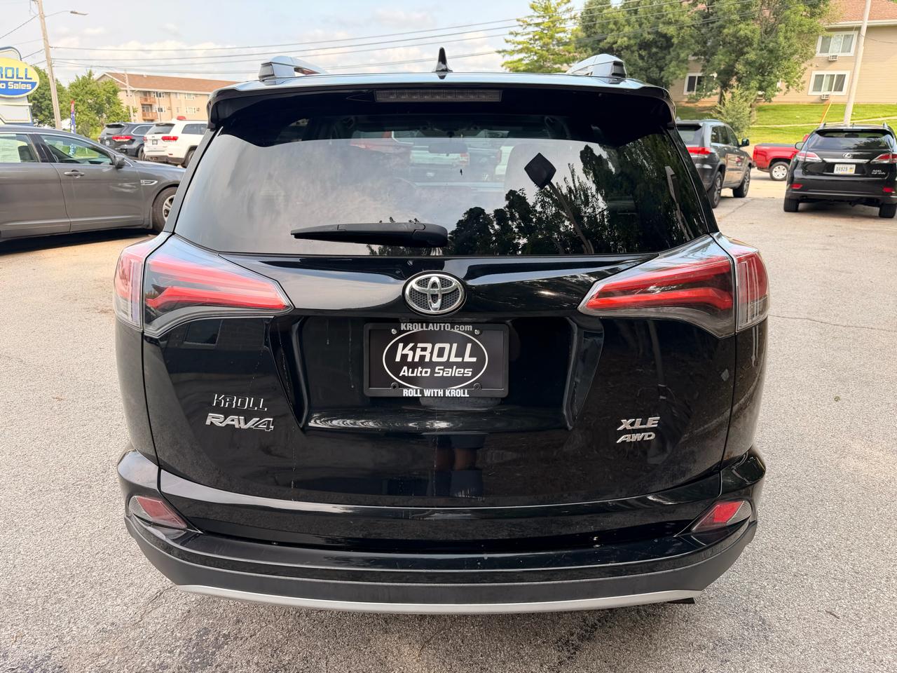Toyota RAV4 AWD 4dr XLE (Natl) 2016