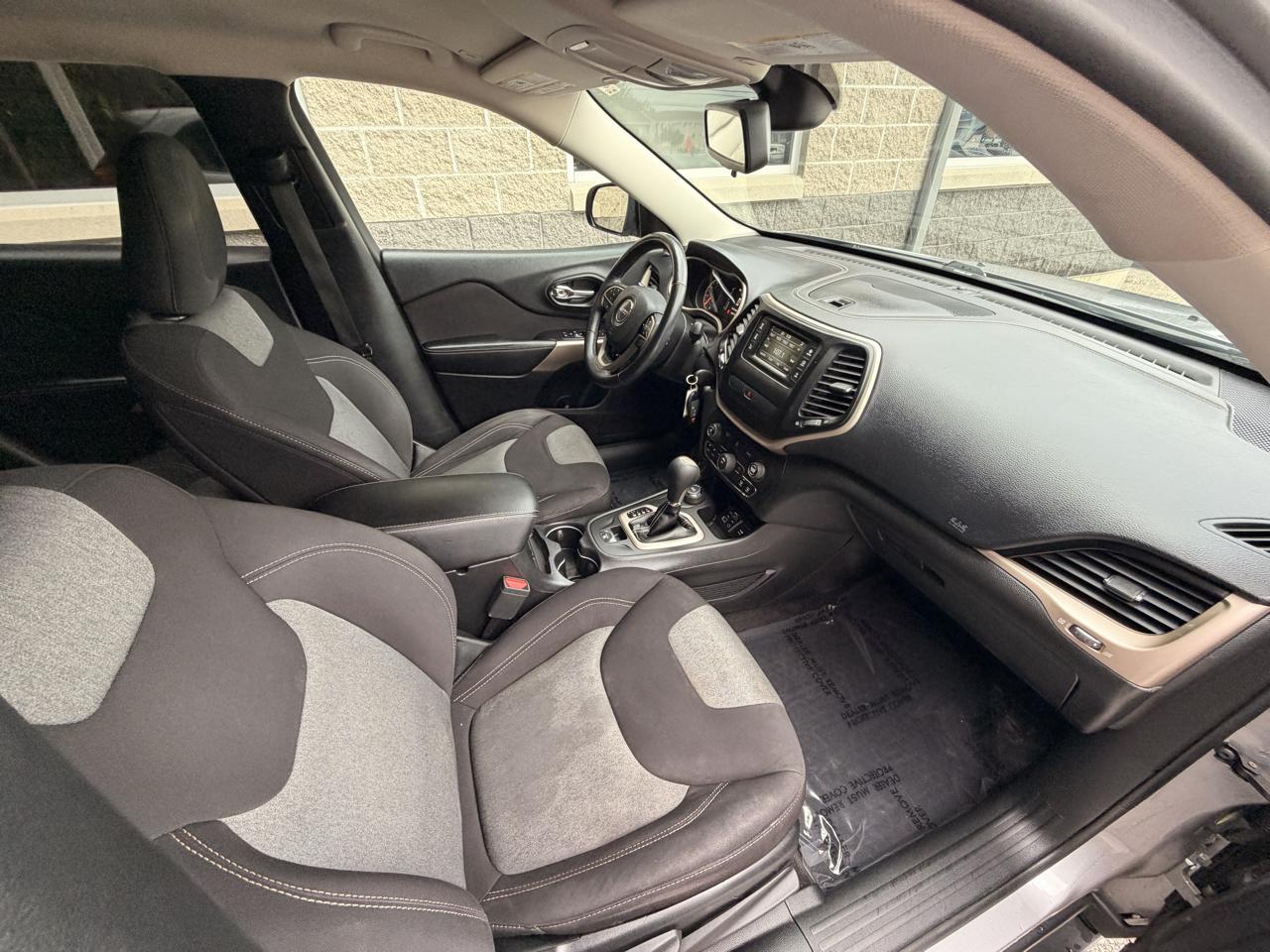 Jeep Cherokee Latitude 4x4 2018