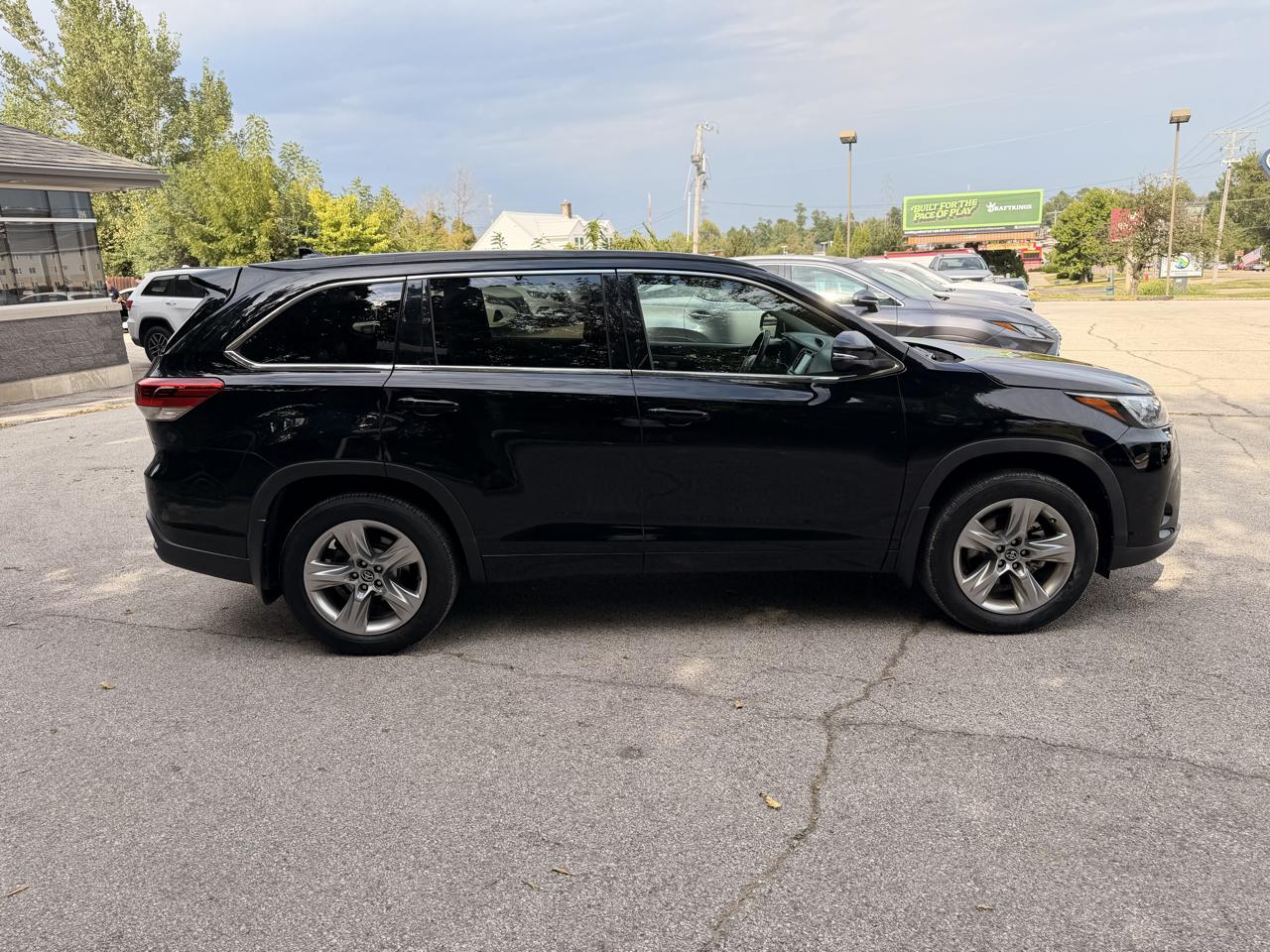 Toyota Highlander XLE V6 AWD (Natl) 2017