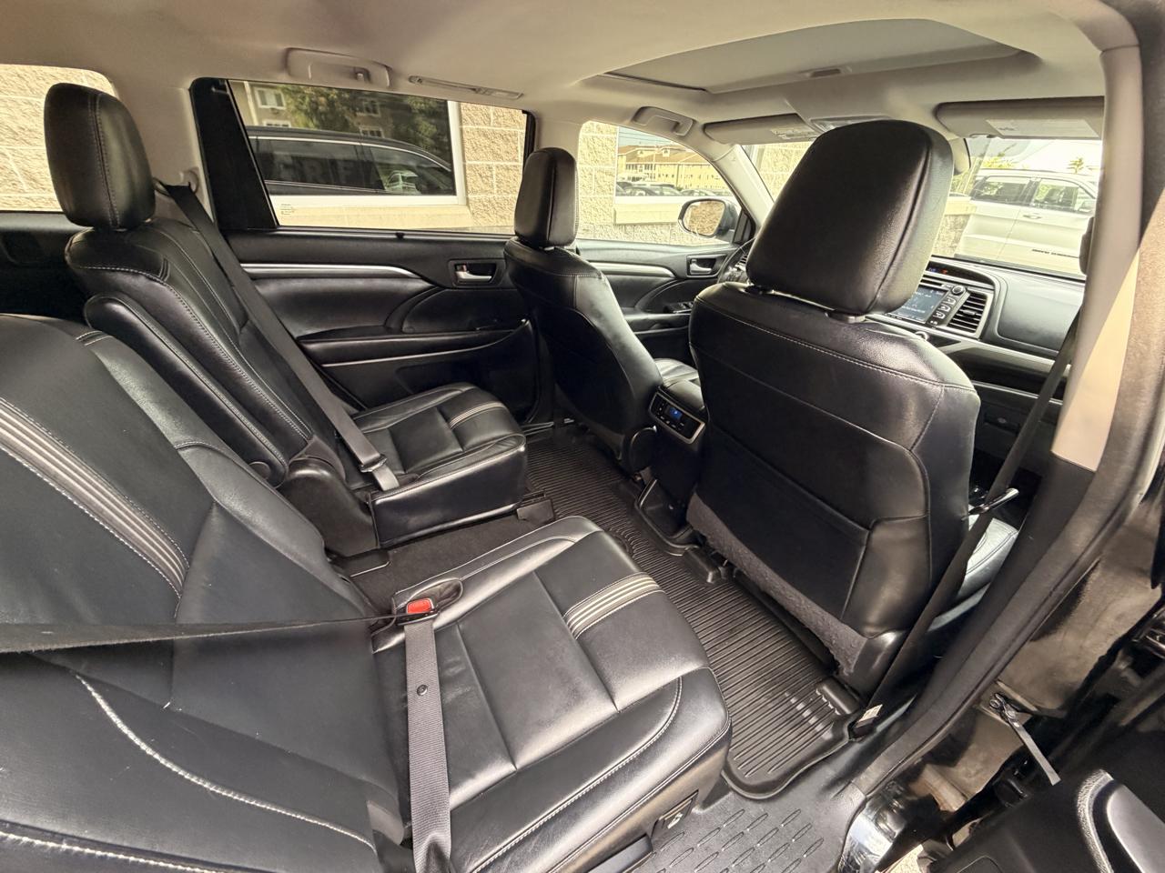 Toyota Highlander XLE V6 AWD (Natl) 2017