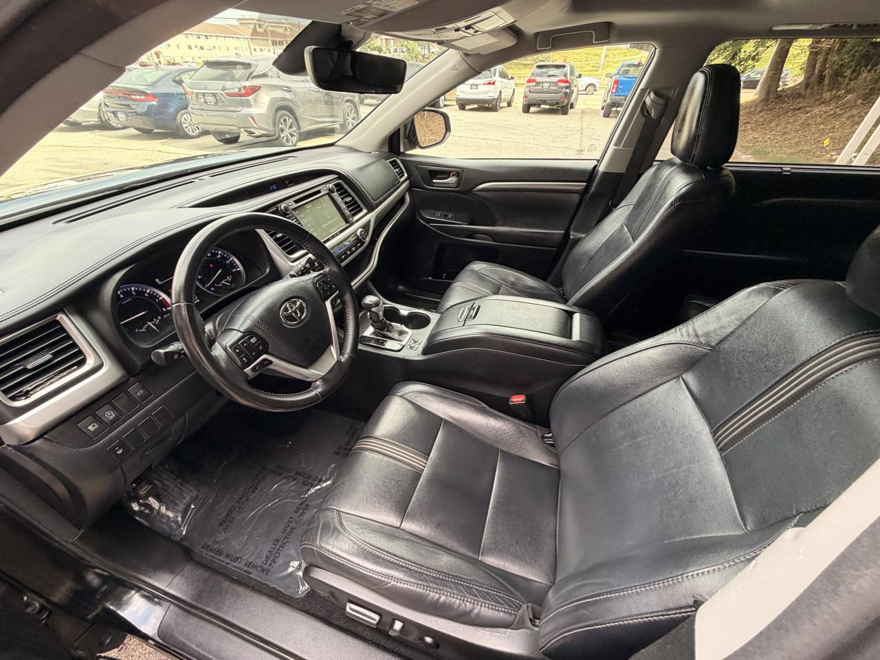 Toyota Highlander XLE V6 AWD (Natl) 2017