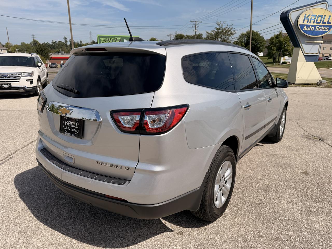 Chevrolet Traverse FWD 4dr LS w/1LS 2016