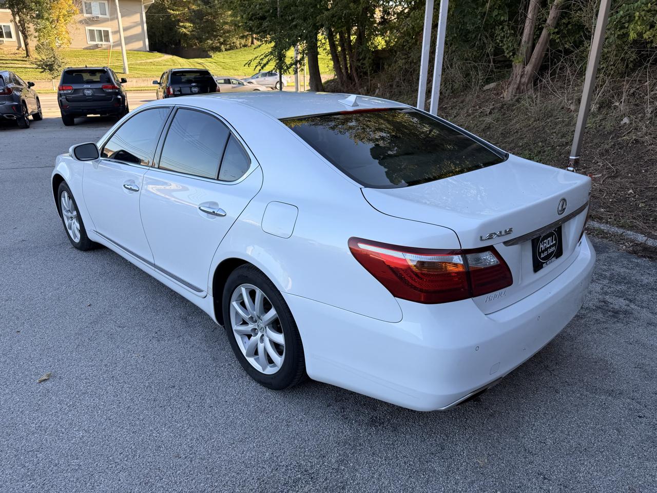 Lexus LS 460 4dr Sdn AWD 2010