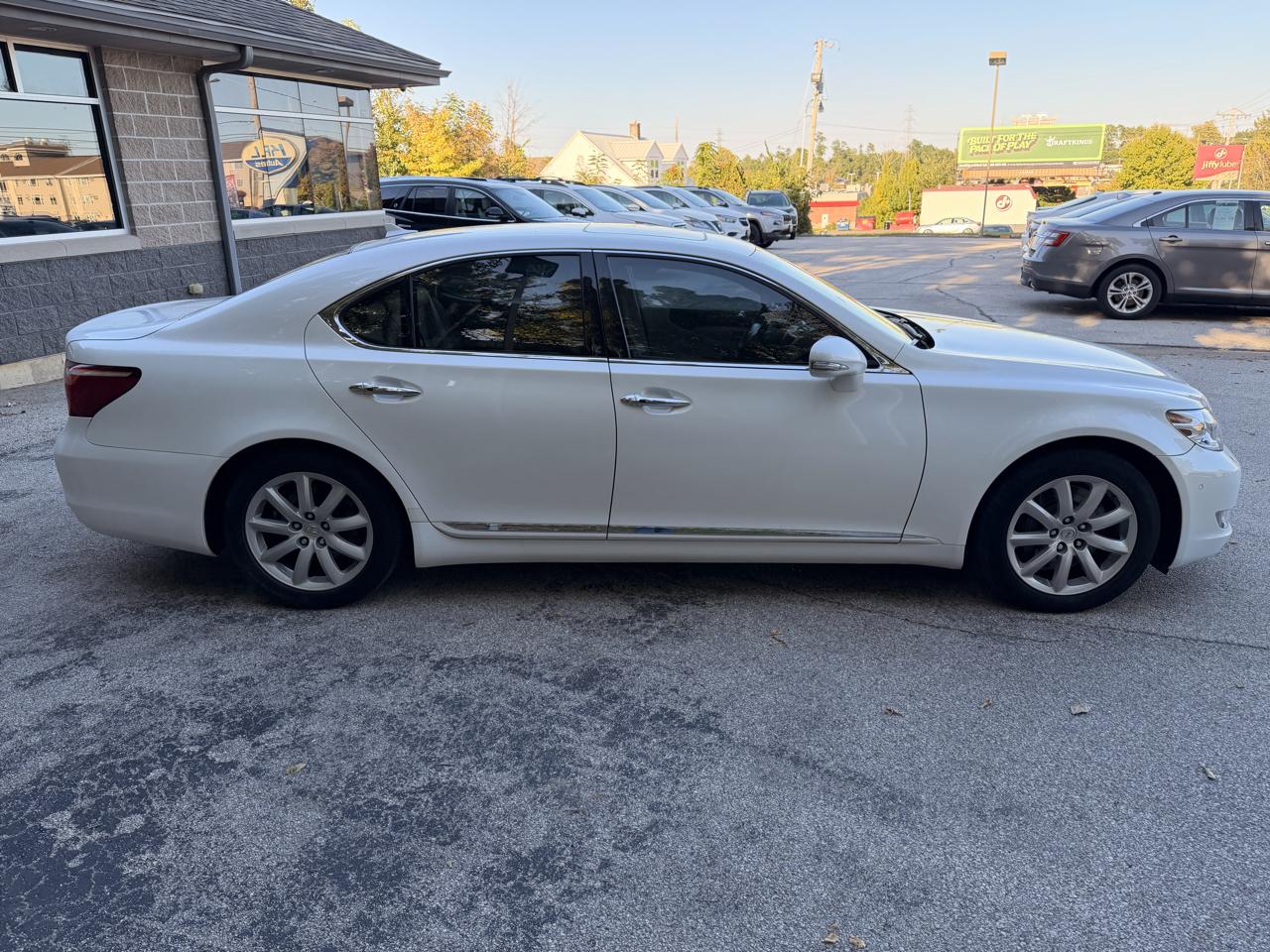 Lexus LS 460 4dr Sdn AWD 2010
