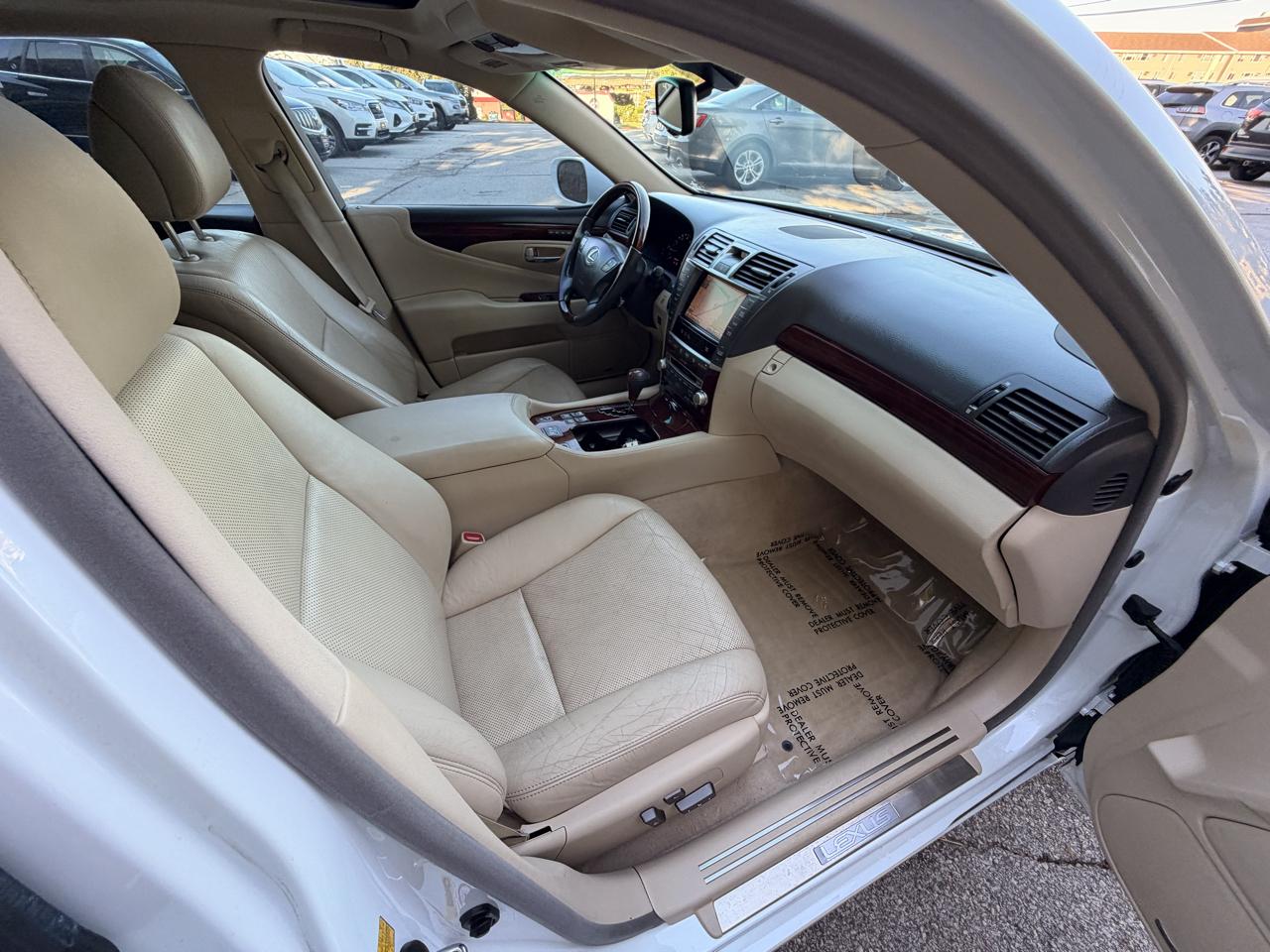 Lexus LS 460 4dr Sdn AWD 2010