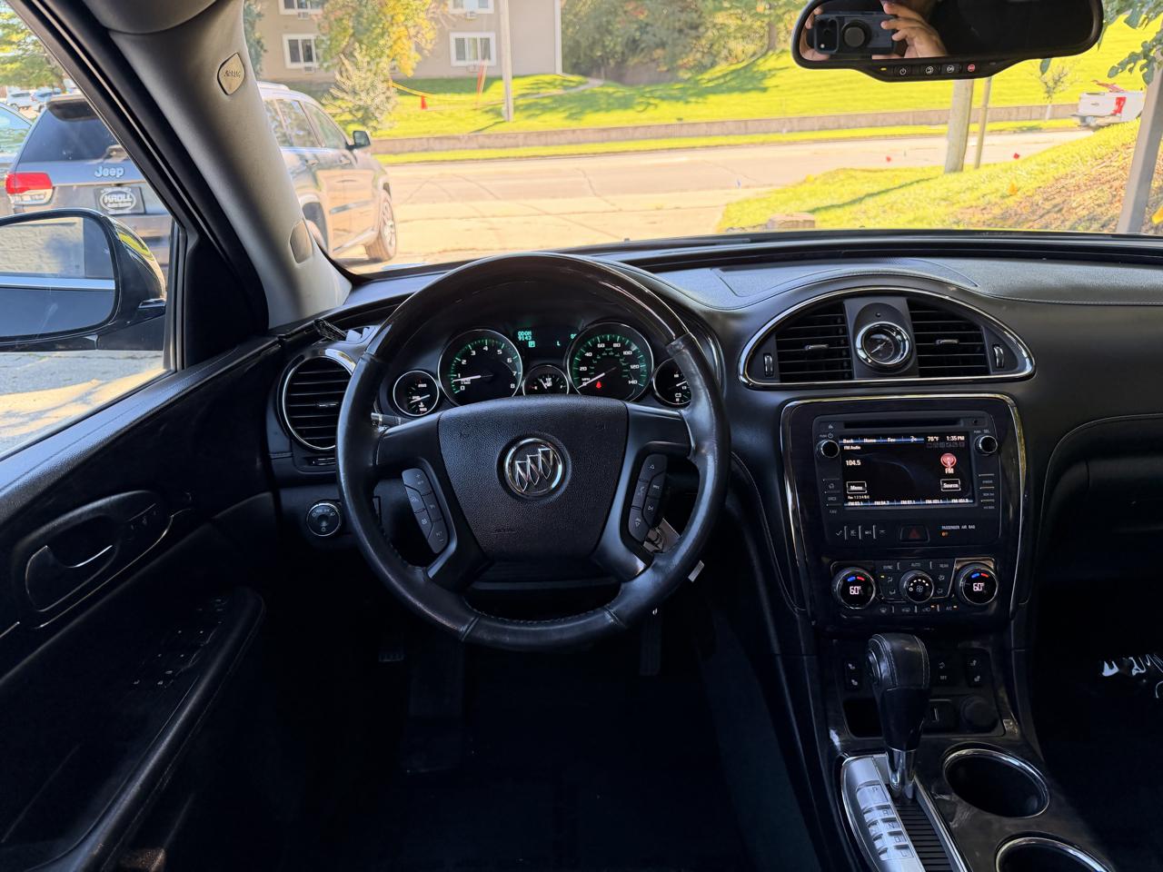 Buick Enclave FWD 4dr Leather 2017