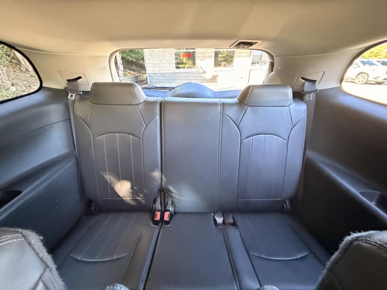 Buick Enclave FWD 4dr Leather 2017