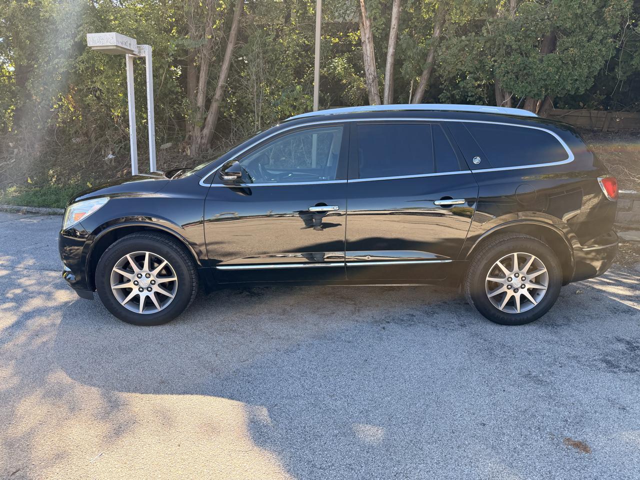 Buick Enclave FWD 4dr Leather 2017