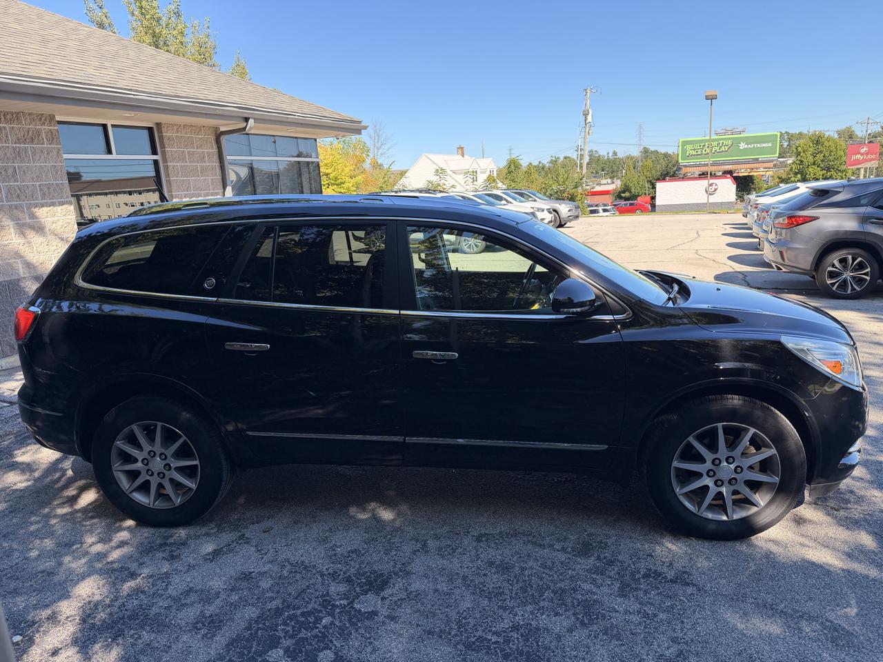 Buick Enclave FWD 4dr Leather 2017