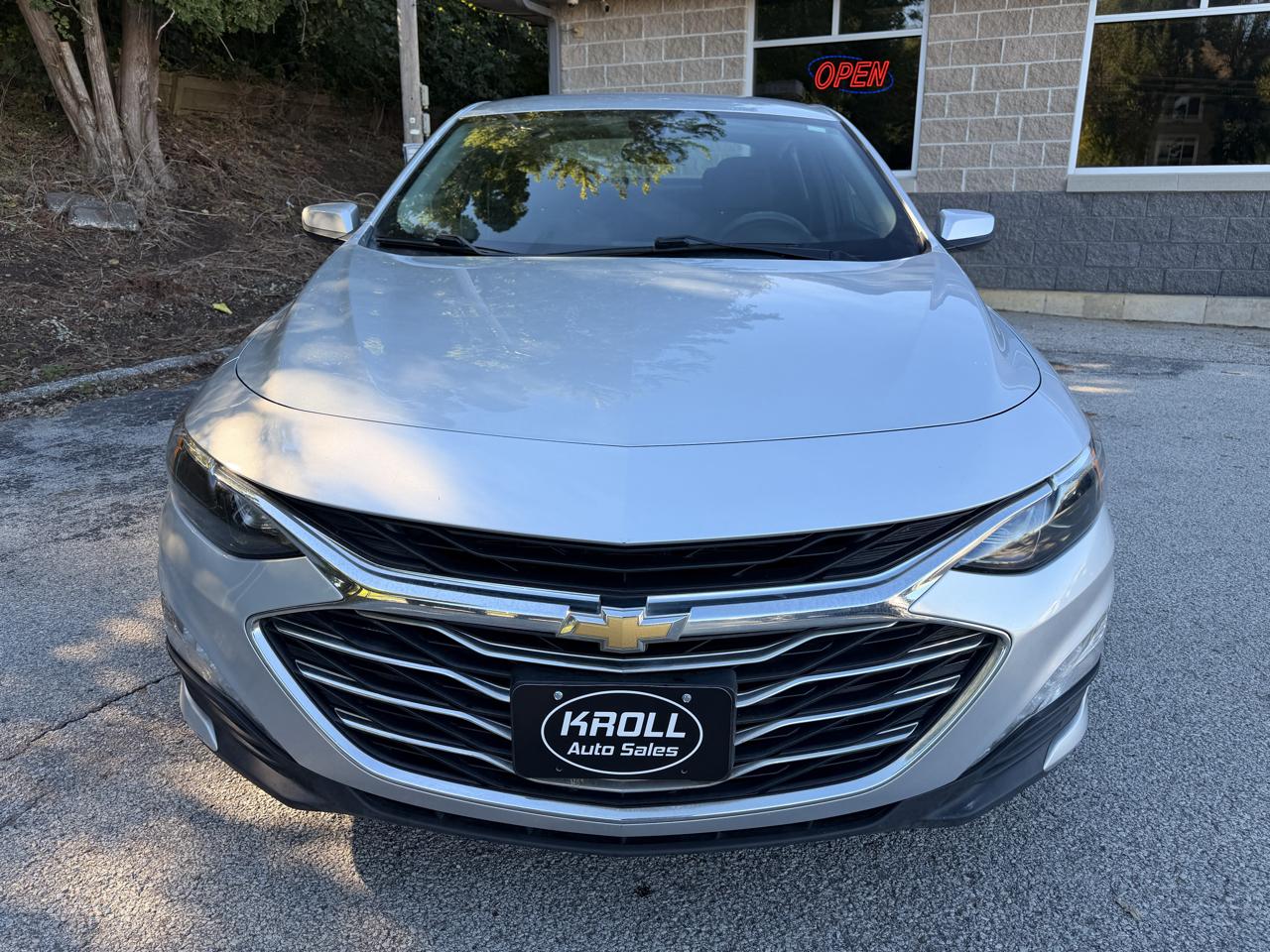Chevrolet Malibu photo 3