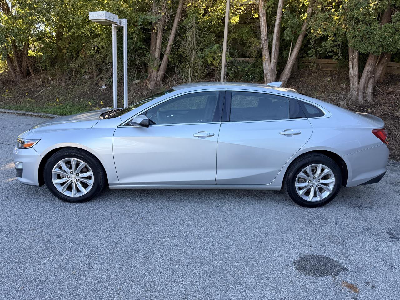 Chevrolet Malibu photo 2