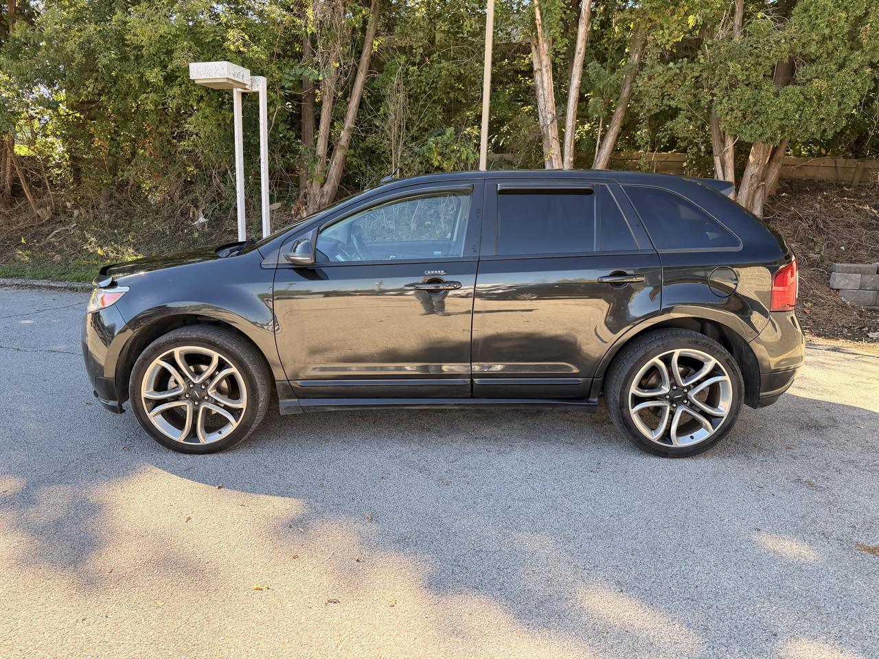 Ford Edge photo 2