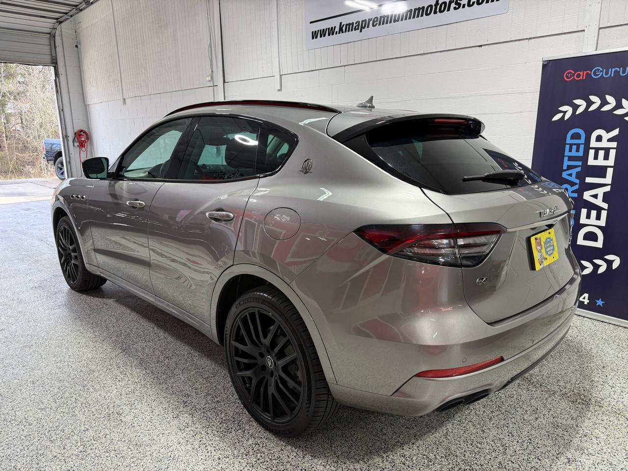 Maserati Levante  2021