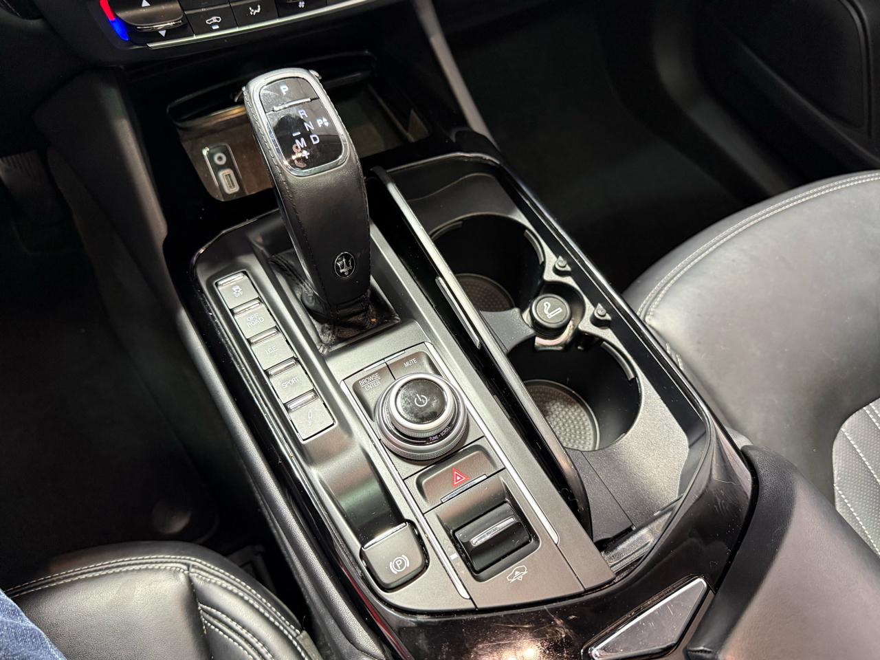 Maserati Levante  2021