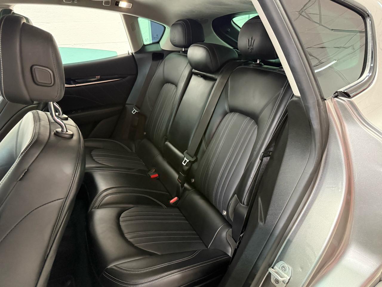 Maserati Levante  2021