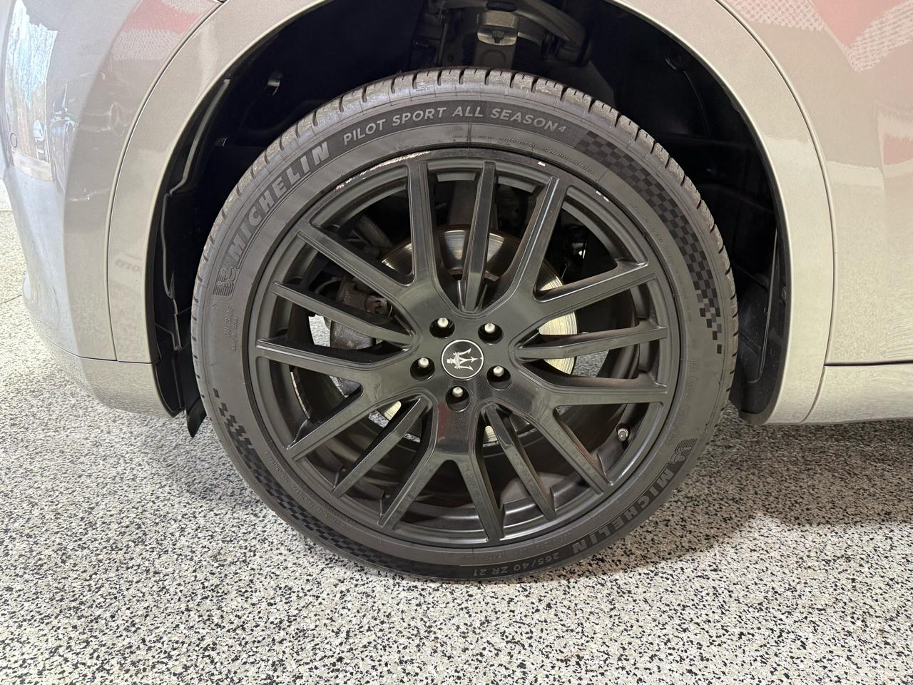 Maserati Levante  2021