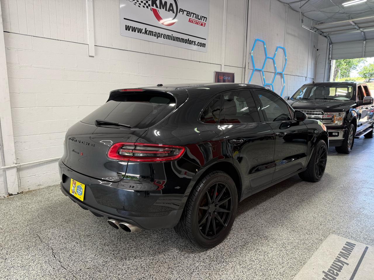 Porsche Macan  2018
