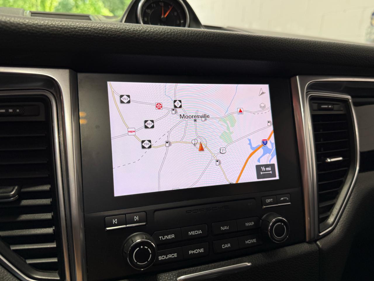 Porsche Macan  2018