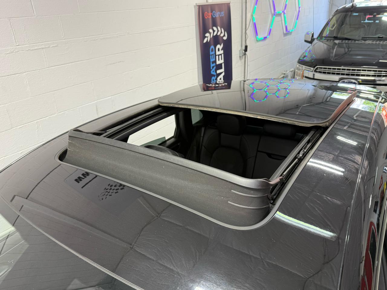 Porsche Macan  2018