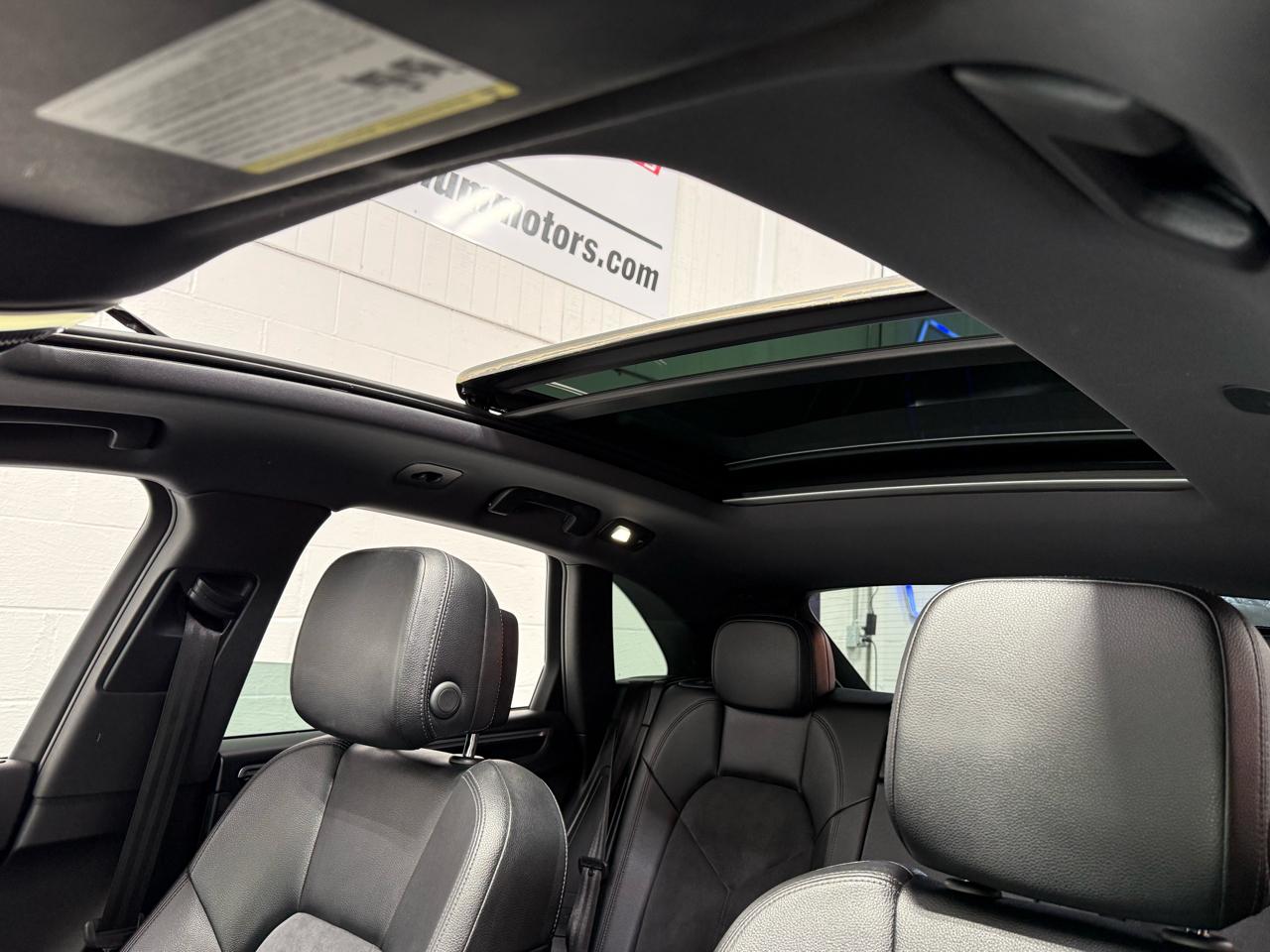 Porsche Macan  2018
