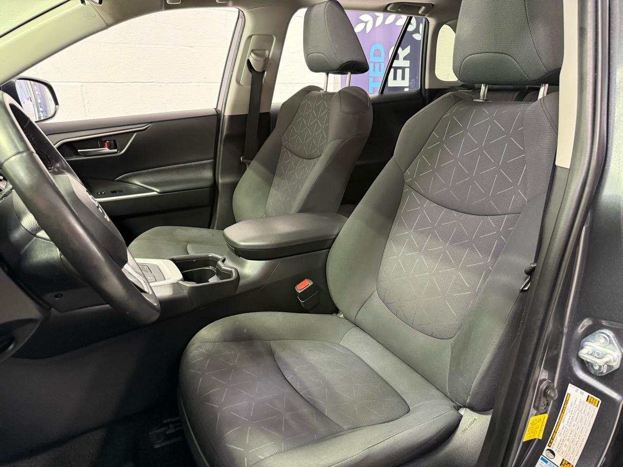 Toyota RAV4  2021